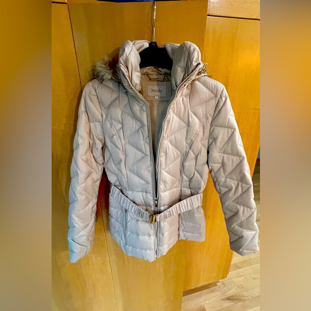 LAUNDRY by Shelli Segal cream down feather puffer coat with gold accented belt.